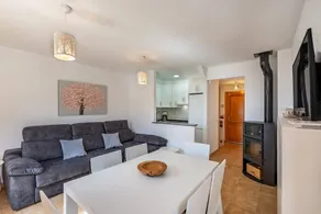 Family-friendly holiday home with garden, fast internet & terrace | Mountain view | Suitable for remote work - Image 4