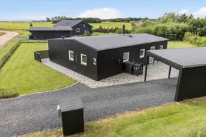 Fully equipped house with terrace, barbecue & jacuzzi | Pet-friendly - Image 2