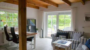 Child-friendly holiday home with barbeque, terrace & garden | Next to the beach | Pet-friendly - Image 4