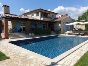 Familienorientierte weiträumige Villa mit Pool und Terrasse | Hunde erlaubt - Image 2