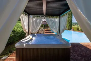 Familienfreundliche Villa mit Grill, Garten und privatem Pool - Image 5