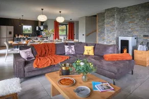Chalet with BBQ, garden & terrace - Image 4