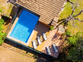 Villa with terrace, barbeque & private pool - Image 4