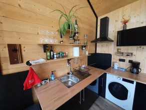 Maison avec jardin, barbecue et jacuzzi - Image 5