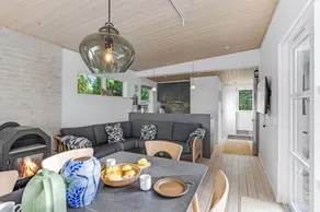 Pleasant holiday home with terrace & barbeque | Beach nearby - Image 2