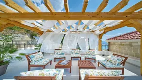 A luxury five-star stone residence in Jesenice - Image 5