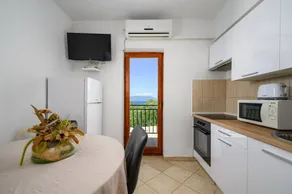 Fully equipped wonderful holiday apartment with barbecue, sauna & jacuzzi | Sea view | Pets are welcome - Image 3