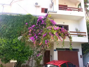 Apartamento con jardín - Image 2
