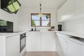Holiday home with barbeque, terrace & garden | Sea view - Image 4