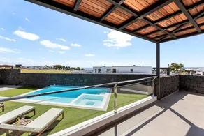 Villa with barbecue, terrace & private pool - Image 5