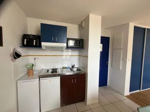 Apartment with pool - Image 4