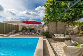 Villa with barbeque, private pool & garden | Garden view - Image 3