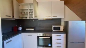 Flat with BBQ & garden - Image 4
