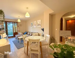 Appartement adapté aux familles avec terrasse et piscine - Image 3