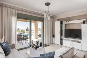 Villa with terrace, private pool & barbecue - Image 2
