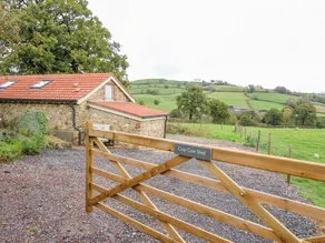 Children-friendly beautiful cottage with garden | Dogs allowed - Image 3