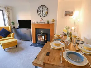 Children-friendly pleasant cottage with garden - Image 5