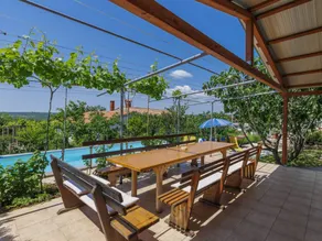 Apartamento con terraza, piscina privada y jardín - Image 4