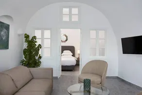 Luxury Imerovigli Villa  3 Bedrooms  Private Infinity Pool  Breathtaking - Image 4