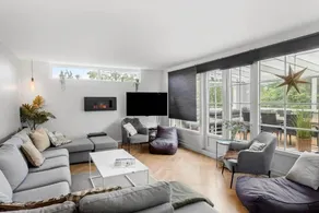 Holiday home with terrace, sauna & hot tub | Next to the beach - Image 4