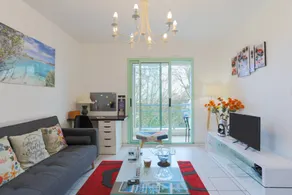 Holiday apartment with barbeque, garden & terrace | Garden view | Perfect for remote work - Image 4