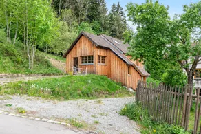 Holiday home with barbecue & garden | Garden view - Image 2