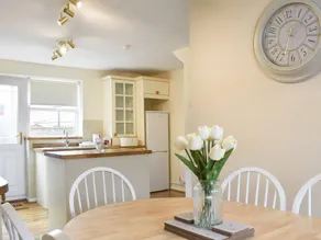 Children-friendly beautiful cottage with garden & barbecue | River view | Pets are welcome - Image 3