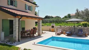 Ferienwohnung mit privatem Pool, Garten und Terrasse | Gartenblick - Image 4