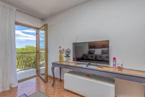Flat with terrace - Image 5