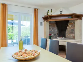 Fully equipped spacious holiday home with terrace, private pool & barbeque | Dogs allowed - Image 3