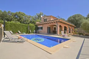 Cottage with garden, BBQ & private pool - Image 2