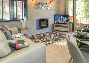 Chalet with jacuzzi - Image 2