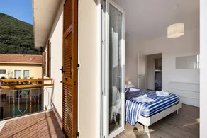 Apartment with garden | City view - Image 4