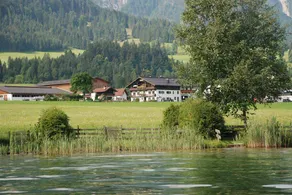 Holiday apartment with garden, BBQ & terrace | Lake view - Image 5