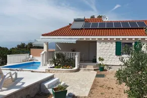 Villa with terrace, pool & barbeque | Mountain view | Pets allowed - Image 3