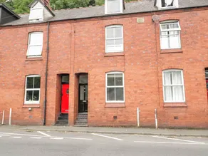 Family-friendly cottage with garden & terrace | Pets allowed - Image 2