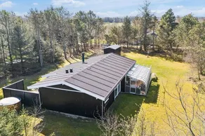 Charming holiday home with garden & barbecue - Image 2