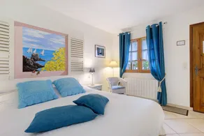 Bed & breakfast with heated pool, garden & fast internet | Garden view - Image 2