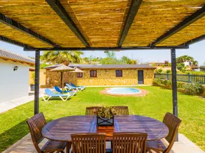 Cottage with barbecue, garden & private pool | Mountain view - Image 3