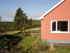Holiday home with garden & terrace | Garden view - Image 2