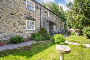 Cottage with garden - Image 3