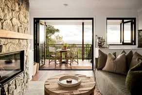 Enchanting Cabin with Outdoor Bathtub, Fire Pit, and Views of Coomba Valley, Perfect for a Romantic Weekend Getaway - Image 4