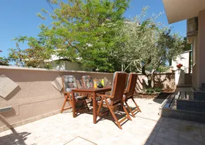 House with barbecue & terrace - Image 4