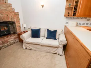 Cottage with garden - Image 4