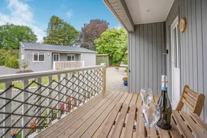 Cottage with garden - Image 4