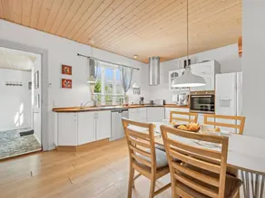 Family-oriented nice holiday home with terrace & garden | Close to the beach | Pet-friendly - Image 4