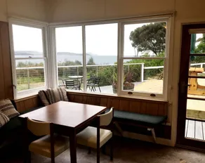 Picturesque Cottage Rental with Modern Amenities near Hobart in Spring Beach, Tasmania - Image 3