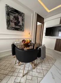 Apartment with terrace - Image 3