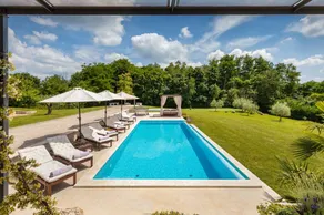 Fully equipped lovely villa with private pool, terrace & hot tub - Image 4