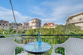 Holiday apartment with terrace & garden | Garden view - Image 2